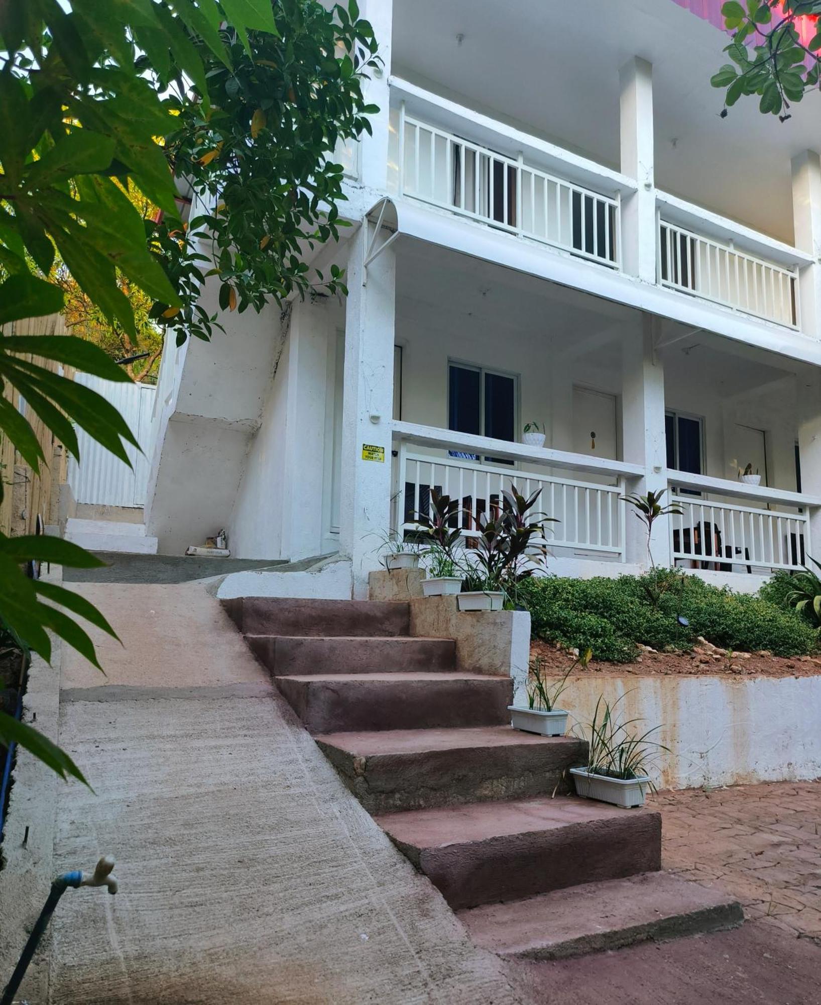Ani Marie Guest House Coron Exterior photo