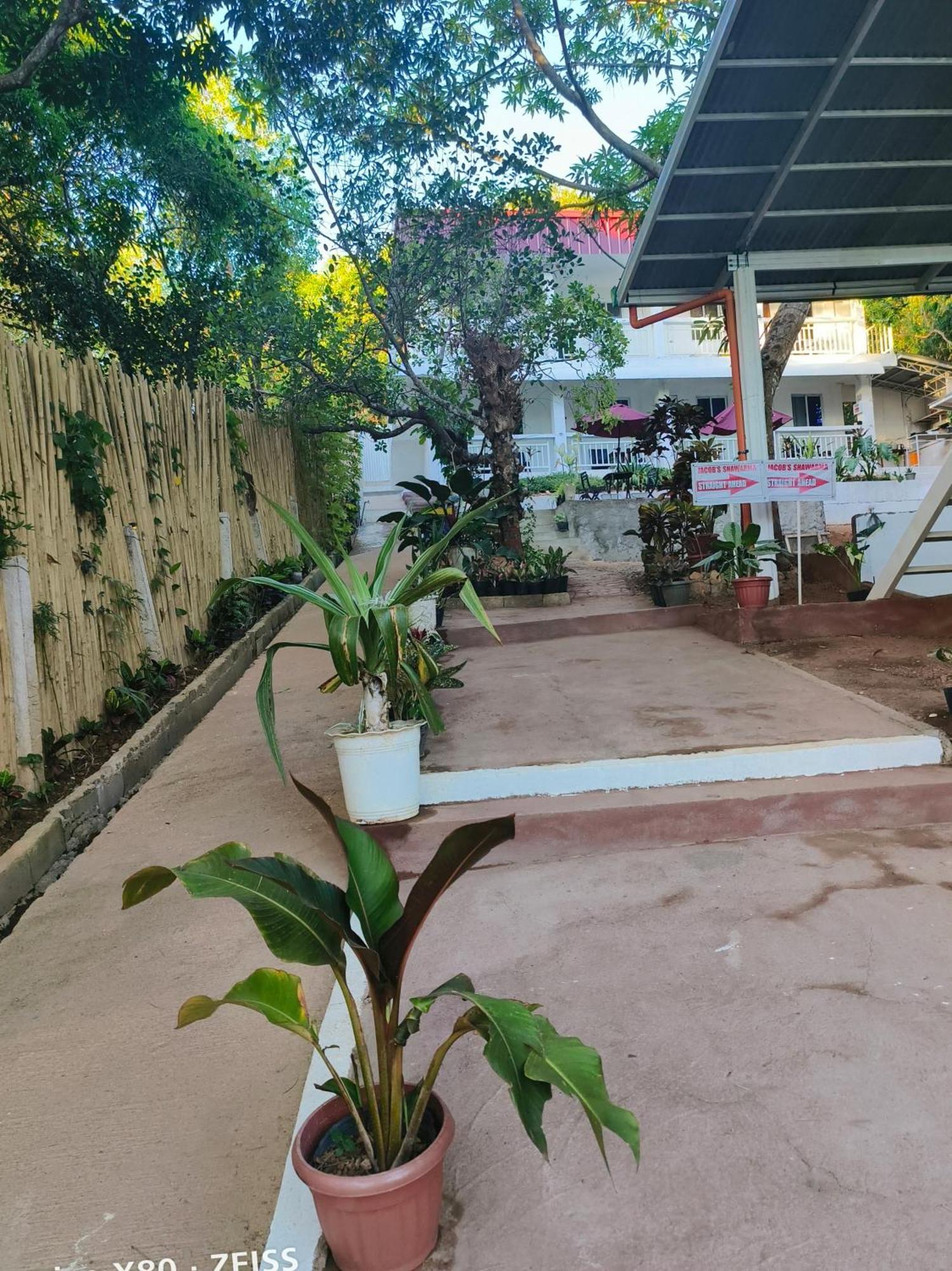 Ani Marie Guest House Coron Exterior photo